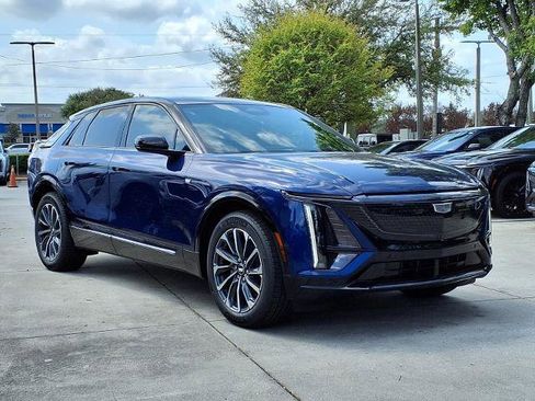 New 2026 Cadillac Lyriq Sport w/ LPO, Floor Liner Package RWD image 5