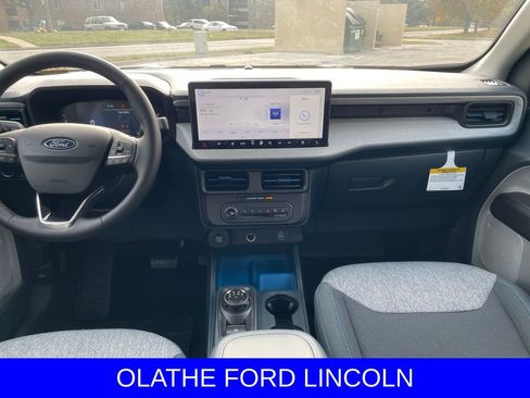 New 2025 Ford Maverick XLT w/ XLT Luxury Package image 18