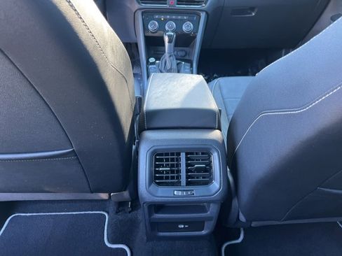 Used 2023 Volkswagen Taos SE image 16