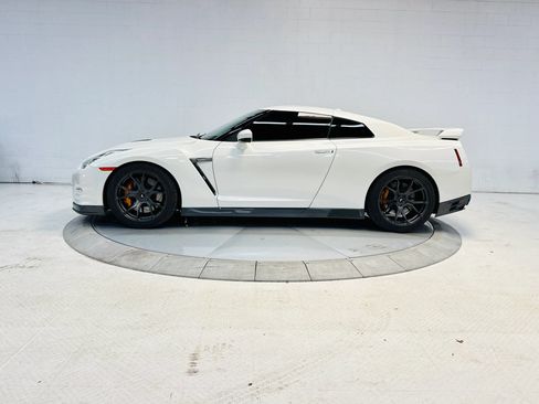 Used 2013 Nissan GT-R Premium AWD/4WD image 1
