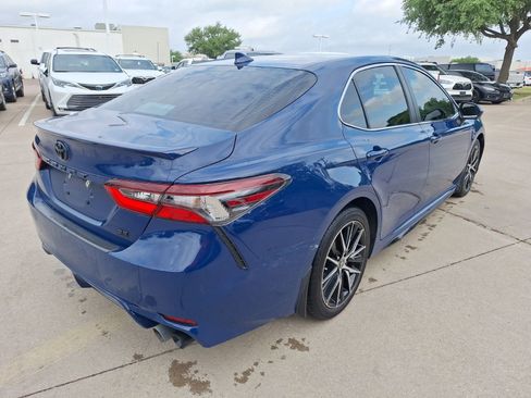Used 2023 Toyota Camry SE image 6