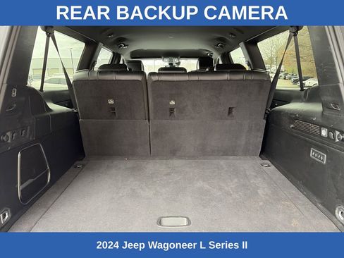 Used 2024 Jeep Wagoneer L Series II image 10