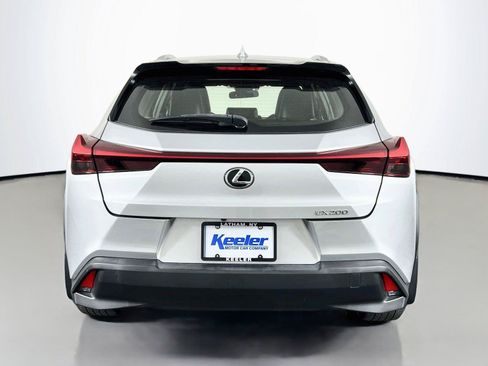 Used 2019 Lexus UX 200 w/ Accessory Package FWD image 5
