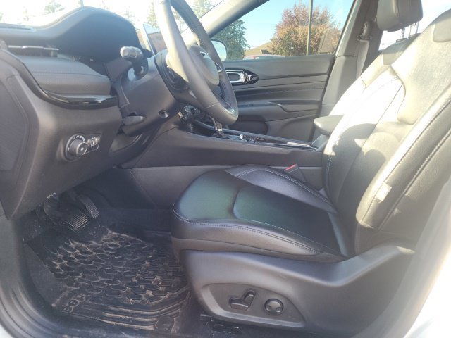 Used 2025 Jeep Compass Limited w/ High Altitude Package AWD/4WD image 6