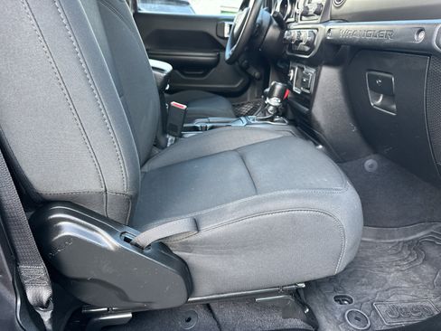 Used 2021 Jeep Wrangler Unlimited Sport image 18