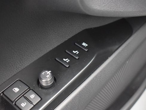 Used 2025 Toyota Camry XLE w/ Premium Plus Package AWD/4WD image 14