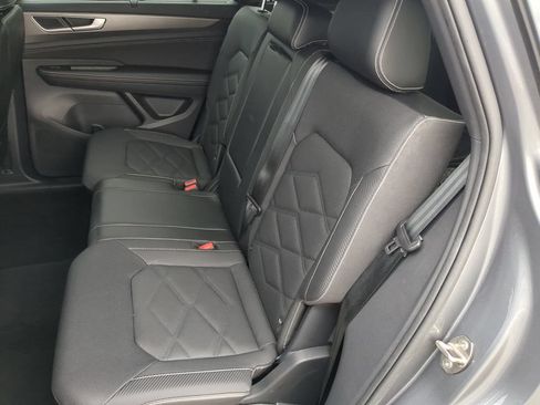 Certified 2024 Volkswagen Atlas Cross Sport SE FWD image 18
