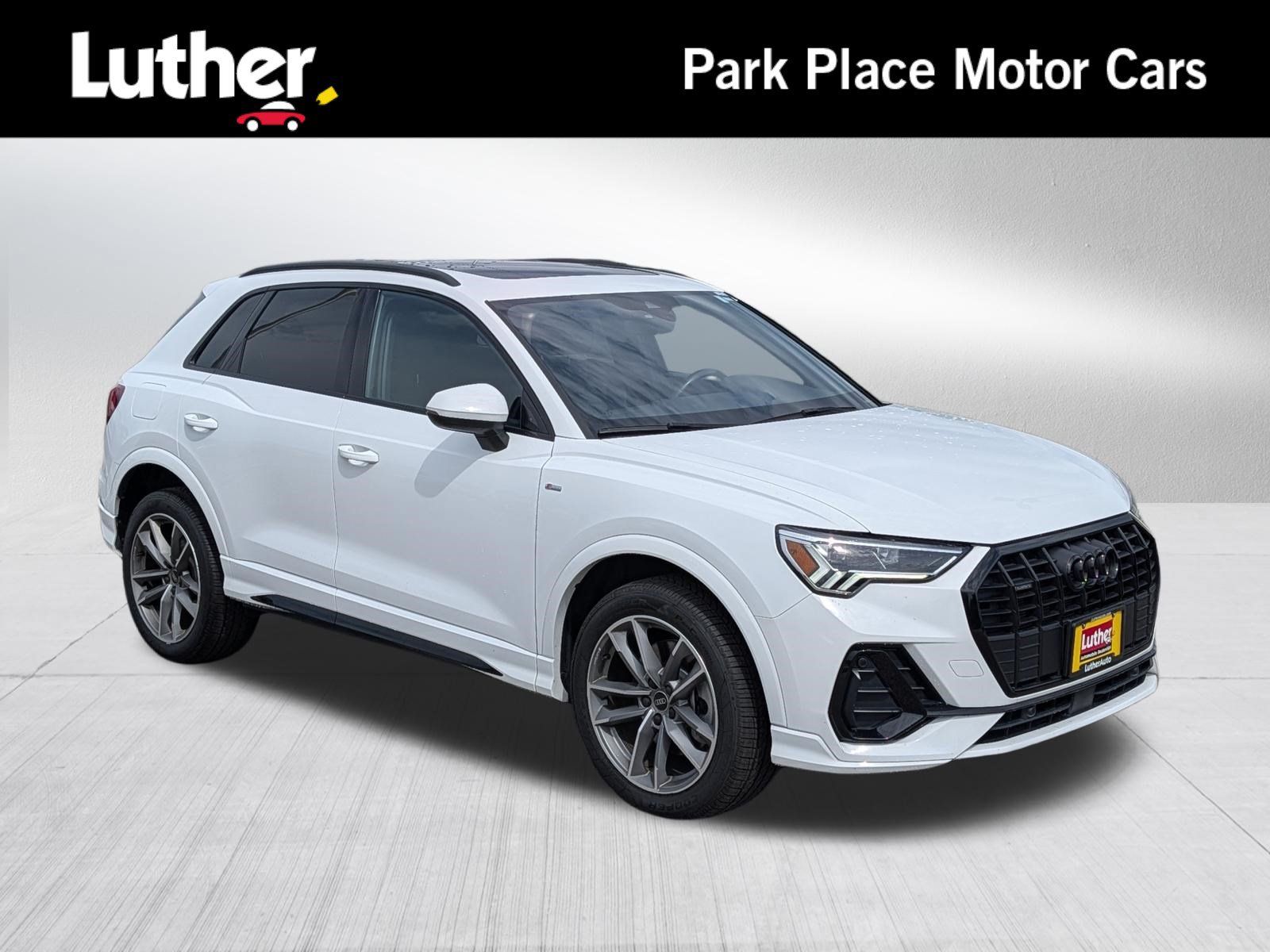 Used 2023 Audi Q3 2.0T Premium w/ Black Optic Sport Package AWD/4WD image 1