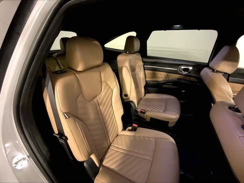 Certified 2025 Kia Sorento SX Prestige w/ Olive Brown Leather Package AWD/4WD image 23