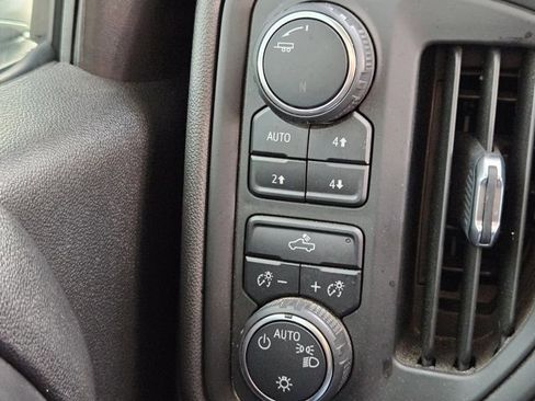 Used 2021 Chevrolet Silverado 1500 Custom Trail Boss image 16