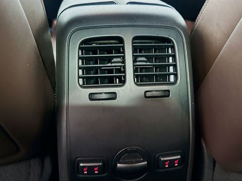 Used 2012 Lincoln MKS AWD image 25