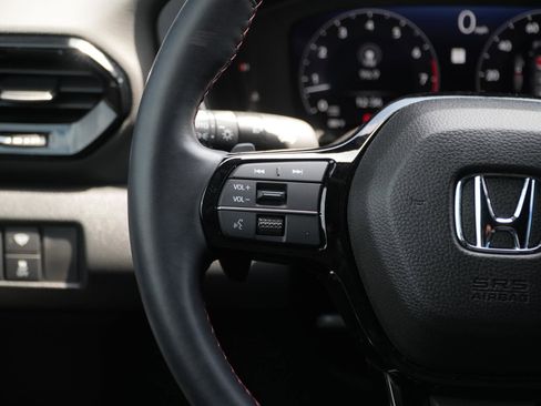 Used 2025 Honda Pilot Black Edition image 24