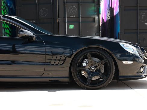 Used 2009 Mercedes-Benz SL 550 w/ Premium I Pkg image 29