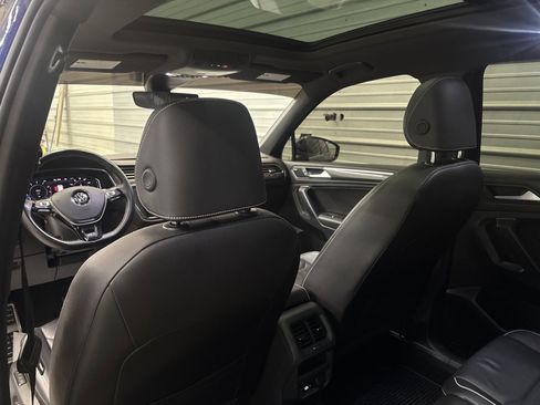 Used 2021 Volkswagen Tiguan SEL Premium R-Line image 25