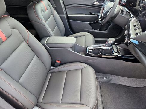New 2026 Chevrolet Trax RS w/ Sunroof Package FWD image 17