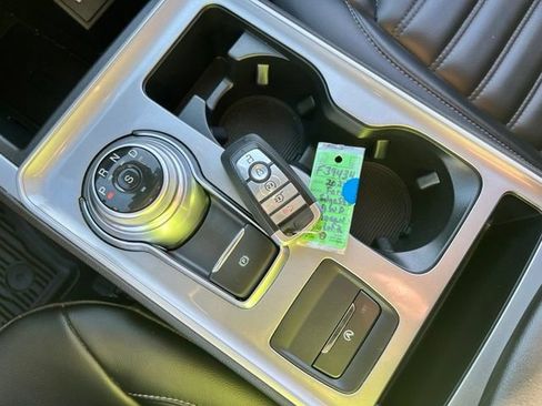 Certified 2024 Ford Edge SEL w/ Convenience Package AWD/4WD image 35