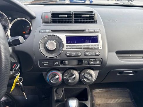 Used 2008 Honda Fit Sport image 14