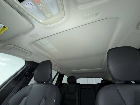 Used 2026 Volvo V60 B5 Cross Country Plus w/ Protection Package Premier AWD/4WD image 16