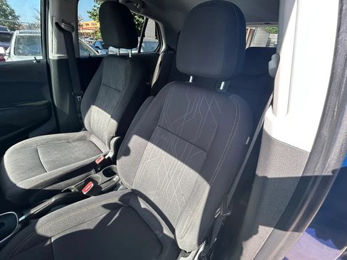 Used 2019 Chevrolet Trax LT w/ LPO, Cargo Package FWD image 9