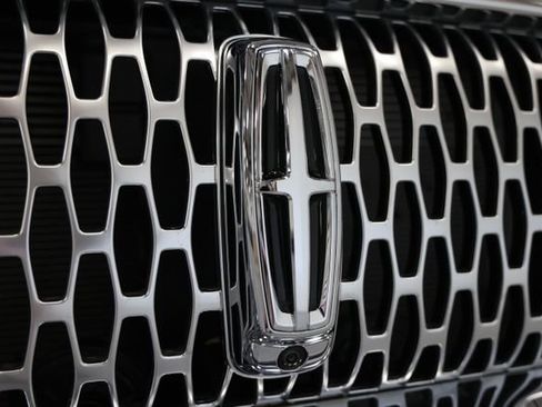 Used 2023 Lincoln Nautilus Black Label image 4