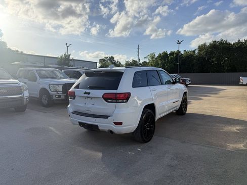 Used 2021 Jeep Grand Cherokee Laredo X RWD image 5