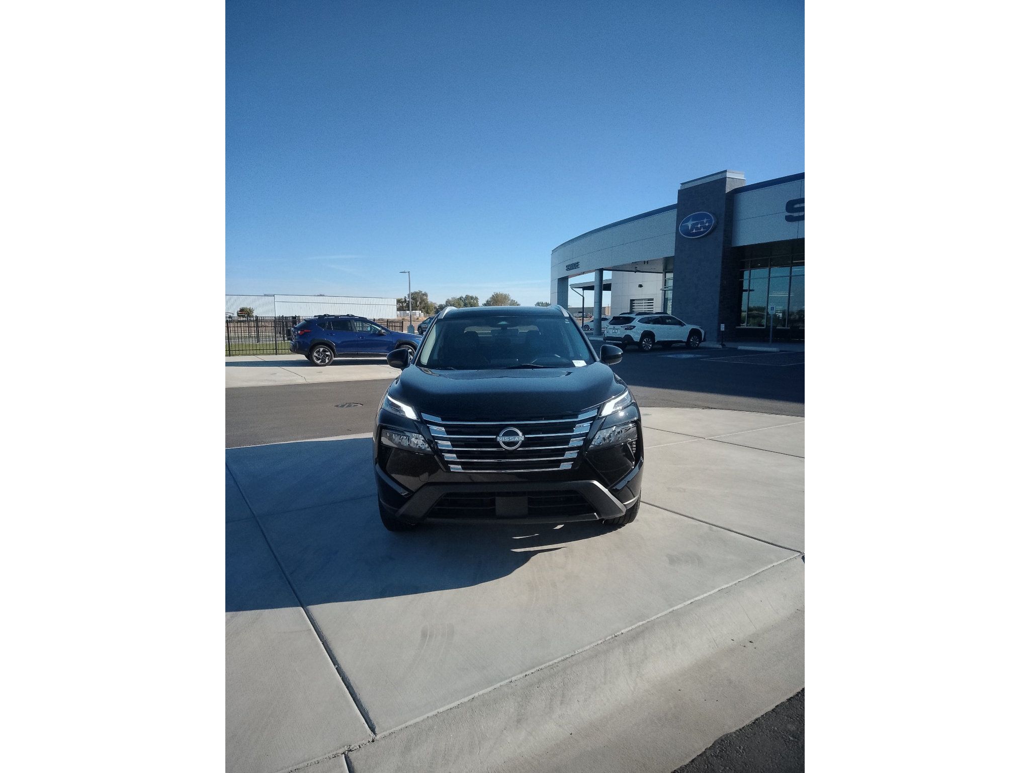Used 2024 Nissan Rogue SV w/ SV Premium Package AWD/4WD image 2