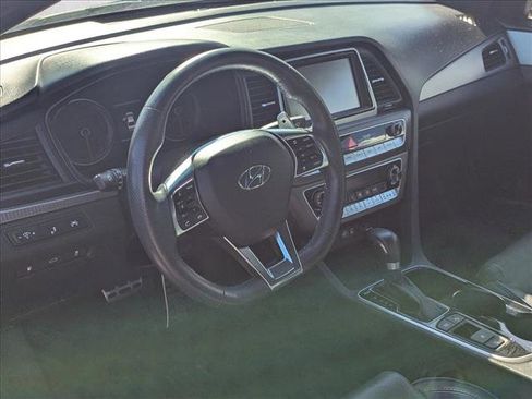 Used 2018 Hyundai Sonata Limited image 8