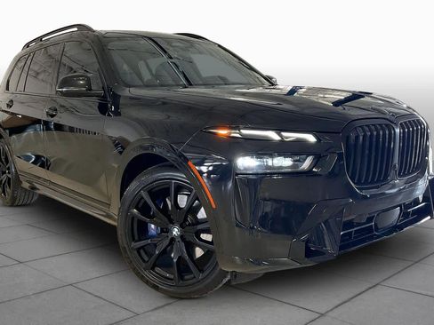 Used 2024 BMW X7 xDrive40i w/ M Sport Package image 2