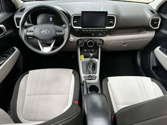 Used 2024 Hyundai Venue SEL FWD image 18