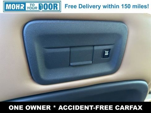 Used 2022 Land Rover Discovery S image 31