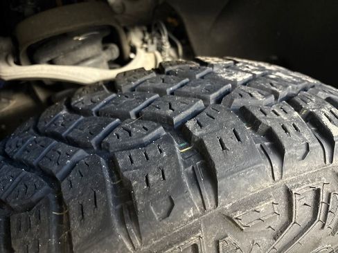 Used 2023 GMC Sierra 1500 AT4X image 29