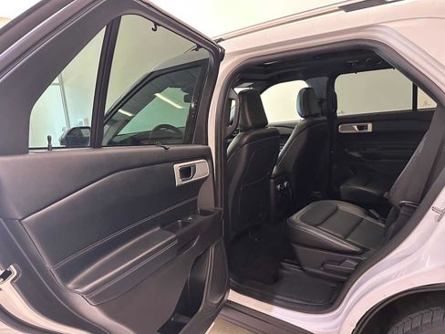 Used 2020 Ford Explorer Limited w/ Class III Trailer Tow Package AWD/4WD image 25