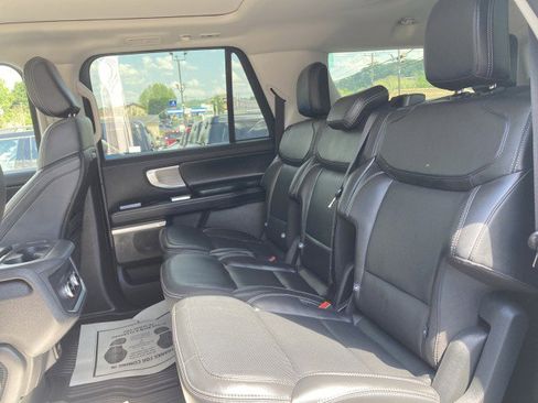 Certified 2025 Ford Expedition Max Platinum AWD/4WD image 21
