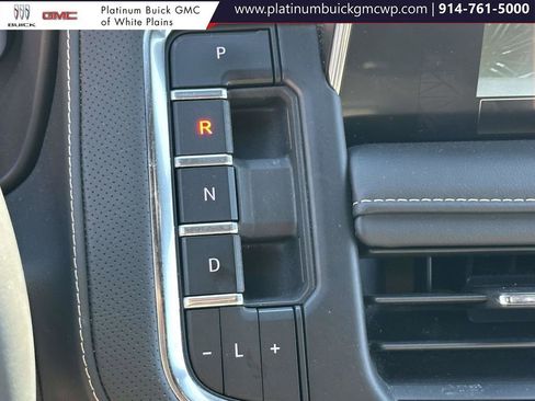 Used 2024 GMC Yukon SLT image 26