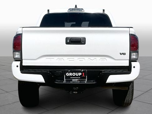 Used 2023 Toyota Tacoma TRD Off-Road w/ Technology Package AWD/4WD image 5