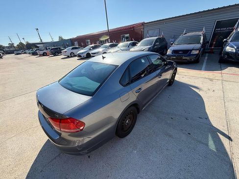 Used 2014 Volkswagen Passat 1.8T S image 21