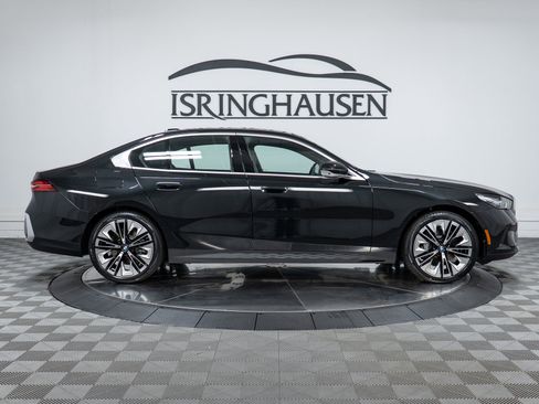 New 2026 BMW 530i xDrive w/ Premium Package image 4