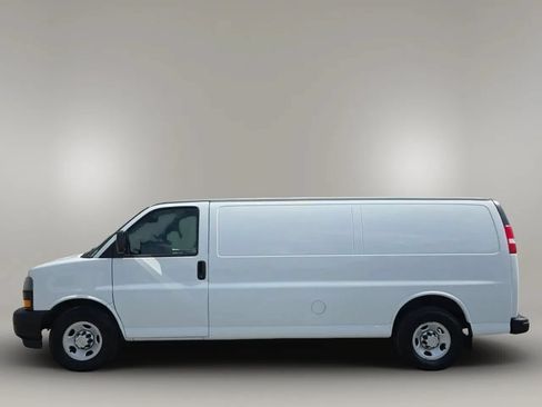 Used 2020 Chevrolet Express 3500 Extended w/ Driver Convenience Package RWD image 5