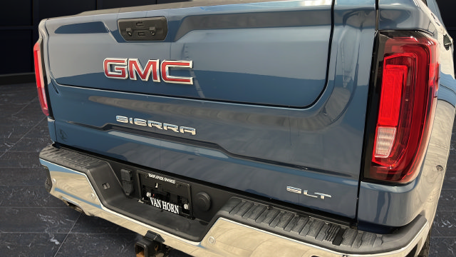 Used 2024 GMC Sierra 1500 SLT w/ SLT Premium Plus Package AWD/4WD image 40