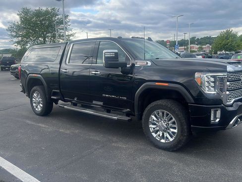 Used 2022 GMC Sierra 2500 Denali AWD/4WD image 2
