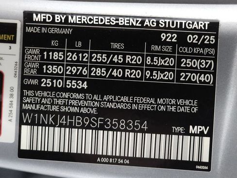 Certified 2025 Mercedes-Benz GLC 300 4MATIC image 39