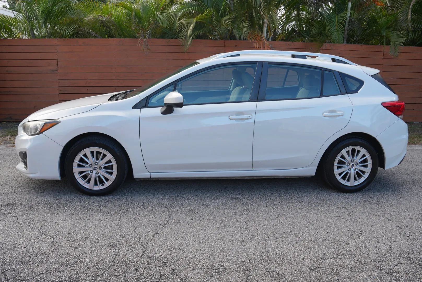 Used 2018 Subaru Impreza 2.0i Premium AWD/4WD image 3