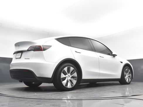 Used 2021 Tesla Model Y Long Range AWD/4WD image 20