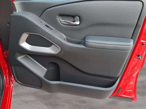 Used 2023 Nissan Frontier SV w/ Technology Package image 15