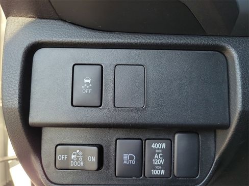 Used 2023 Toyota Tacoma TRD Off-Road image 16