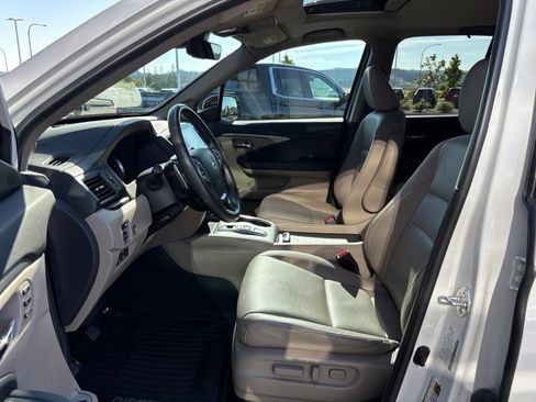 Used 2023 Honda Ridgeline RTL-E image 10