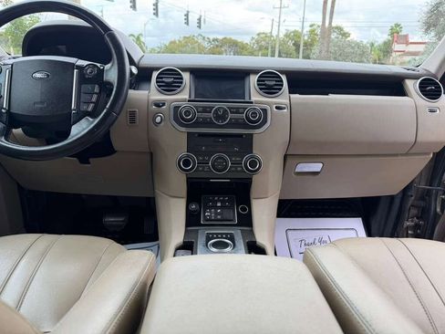 Used 2016 Land Rover LR4 HSE image 17