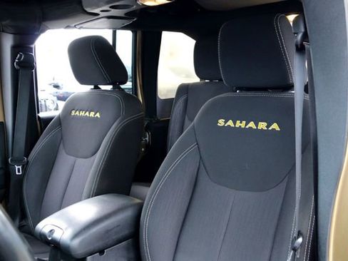 Used 2015 Jeep Wrangler Unlimited Sahara image 11