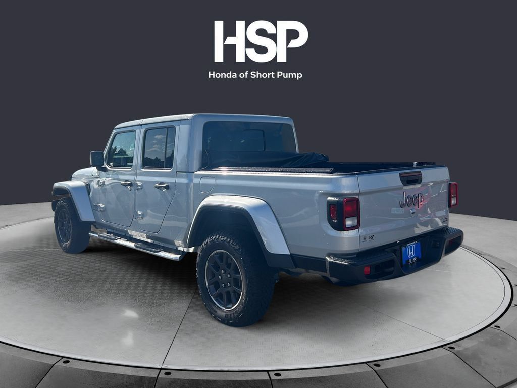 Used 2023 Jeep Gladiator Overland AWD/4WD image 3