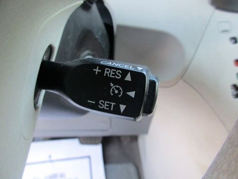 Used 2011 Toyota Sienna LE w/ Towing Pkg FWD image 21
